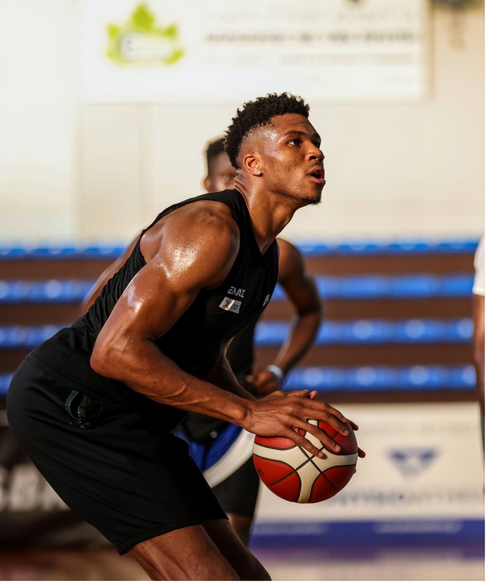 14岁开始打职业篮球,14岁开始打篮球算晚吗