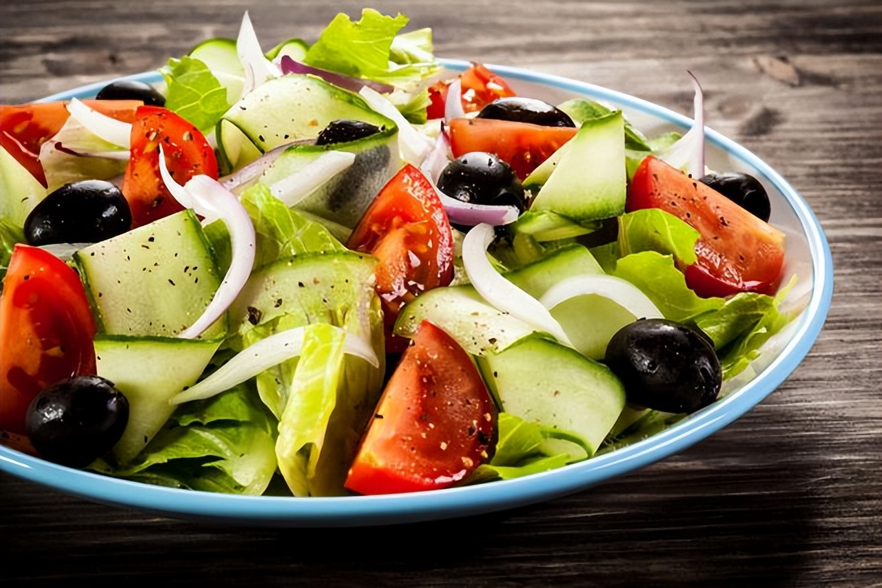 老人不吃肉寿命长吗,82岁的老人骨折适合吃什么