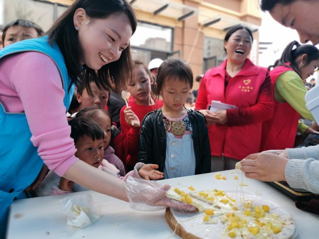 云南宝妈带娃开车,云南宝妈带孩子的视频