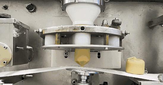 全自动月饼工厂流水线生产,一体化月饼生产线操作