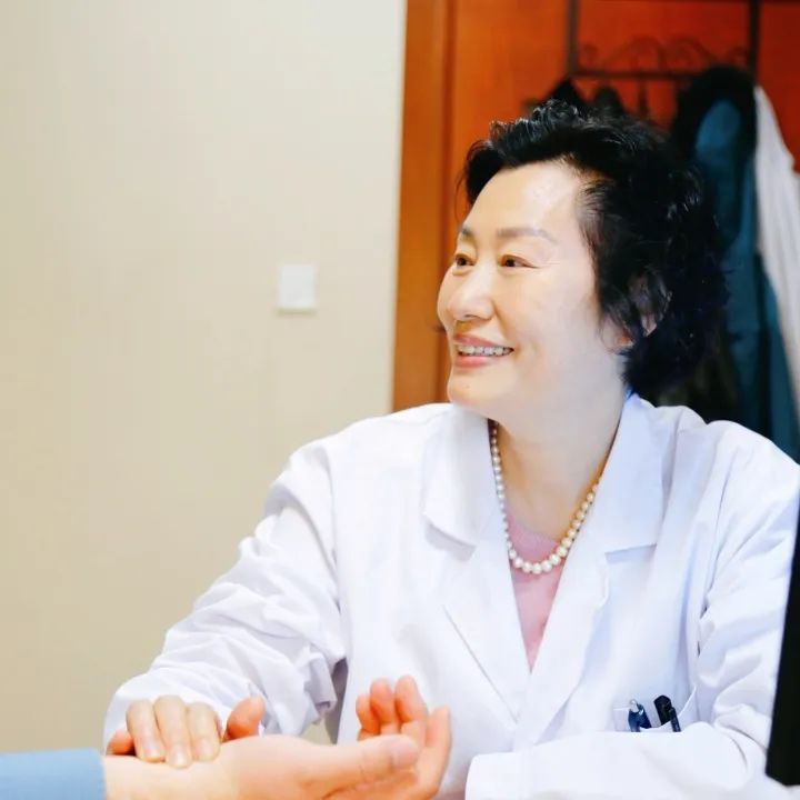 口臭流口水放屁多中成药,口臭尿臭喝什么药能治疗