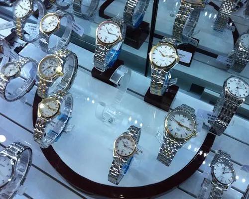 专卖店手表是如何保养,手表店注意事项