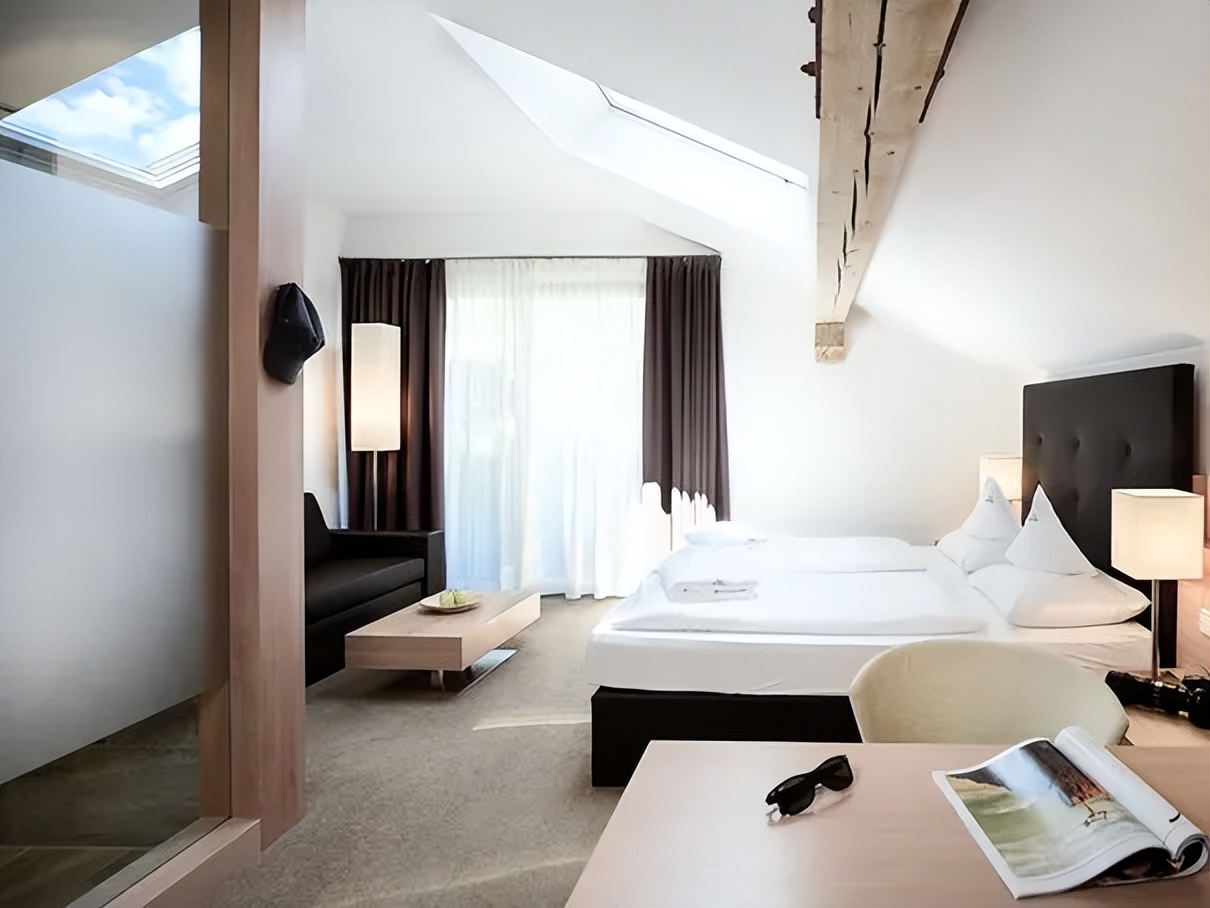 HotelSchwarzschmied在葡萄园城堡里感受度假的氛围