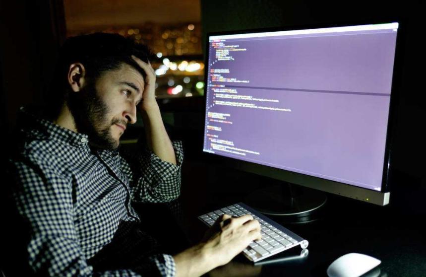 2022这门行业这么火？独自在家一台电脑收入过万？