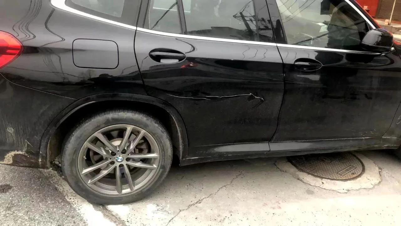 饭店老板划伤小车被拘留