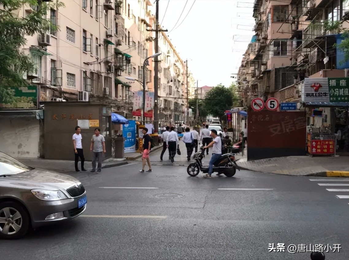 没落的岚皋路大哥