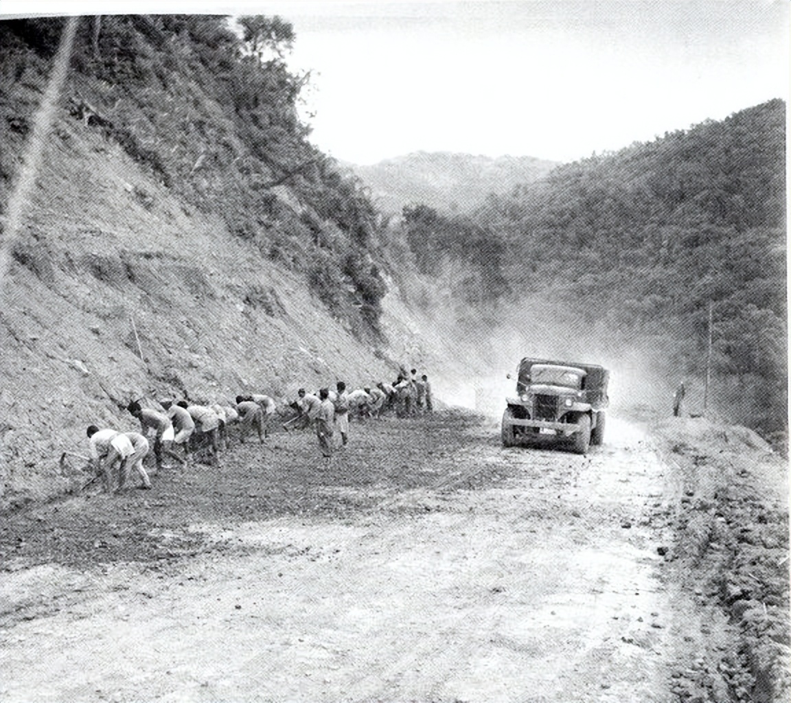 美国60年代的军用卡车,60年代军用半履带式军用卡车