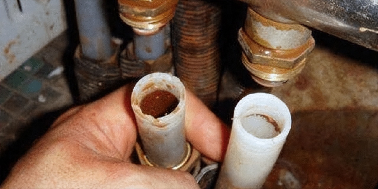 地暖开到60度也不暖和是怎么回事,地暖回水管不热的原因和解决方法