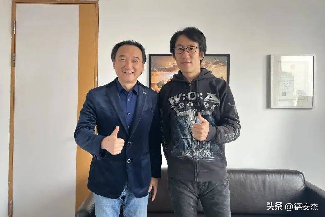 迷笛yeezy,迷笛开场音乐