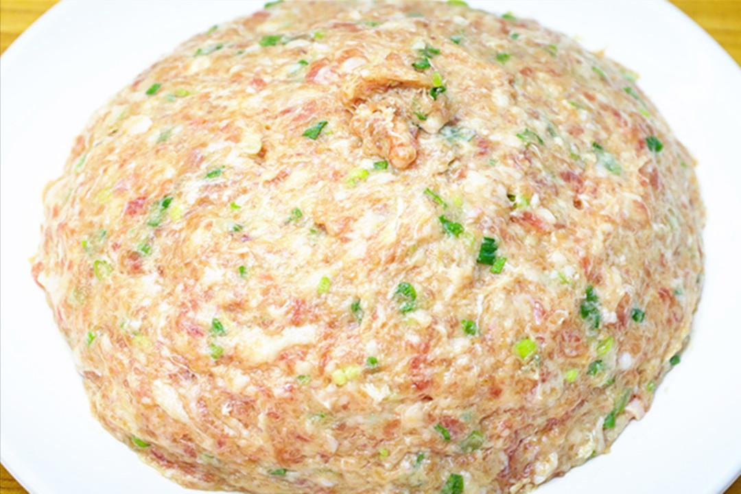 馄饨吃着像饺子?那是馅没调好!牢记“放1味加1油”,馅香汤又鲜