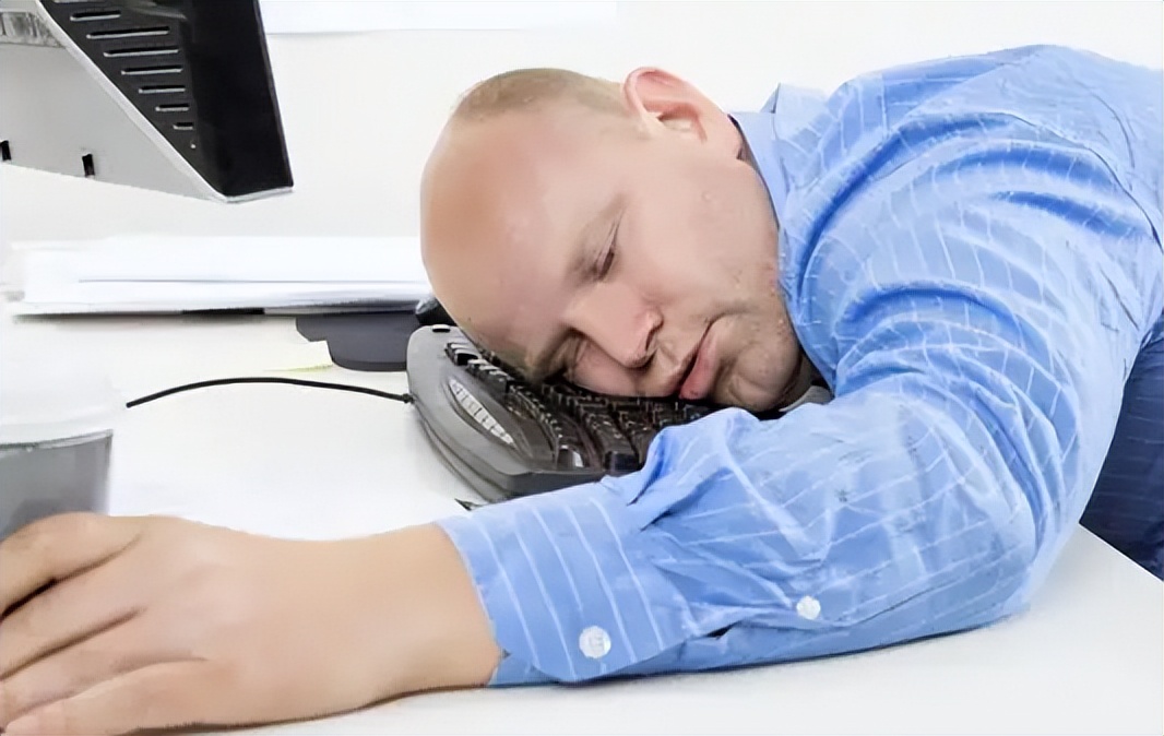 老人突然肚子疼确诊胰腺炎,小伙胰腺炎腹痛难忍