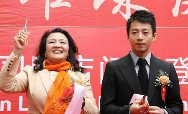 汪小菲和大s的婚礼有多奇葩,汪小菲与大s十年婚姻