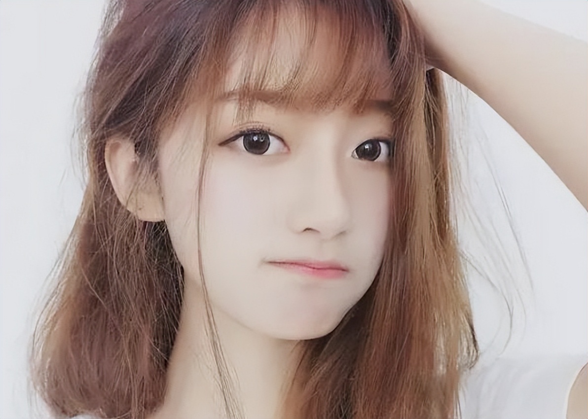 女士多大岁数外阴长白发怎么办,外阴白斑18年了有什么危害吗