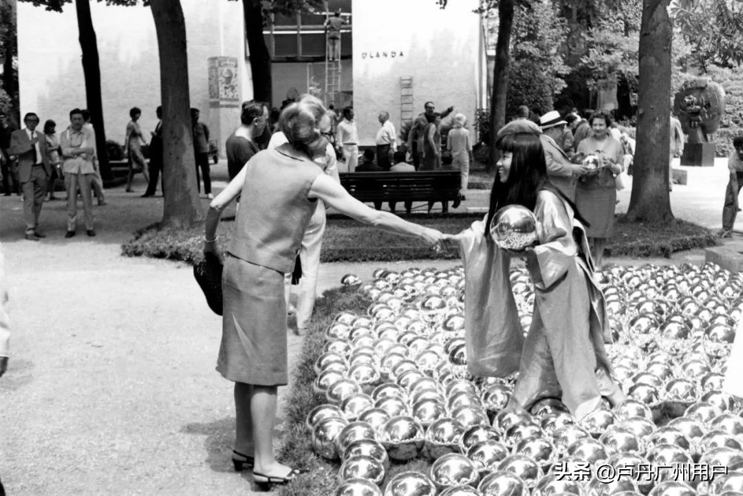 草间弥生作品欣赏,草间弥生画作