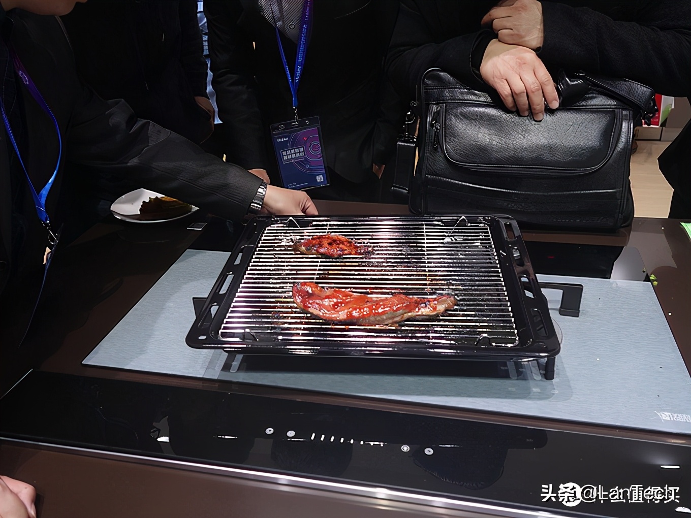 暴走两万步！海量图片带你游览2017年AWE家电展