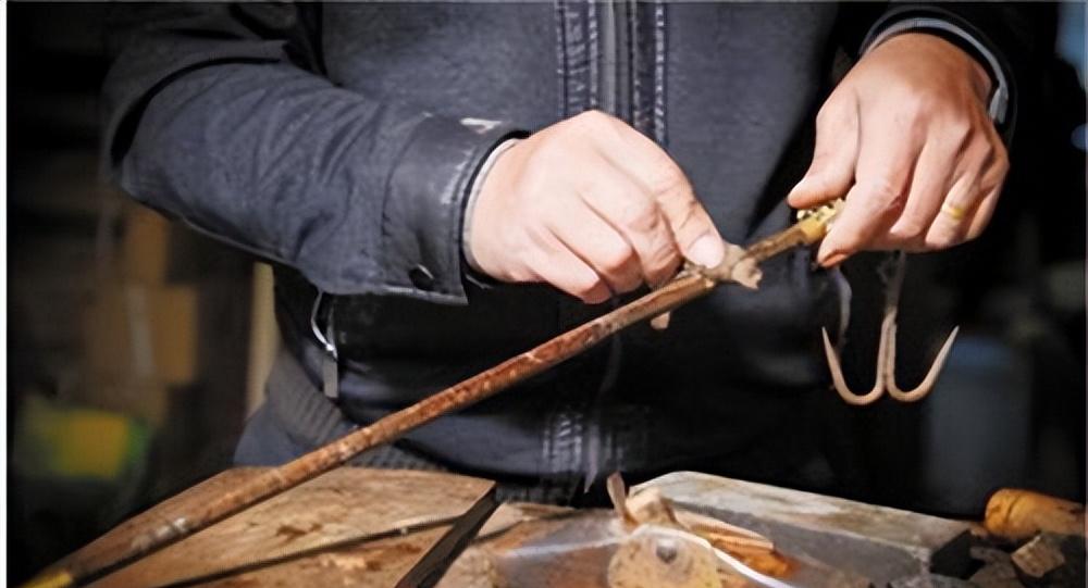 斧头砍不动的木头,斧头砍不动木头