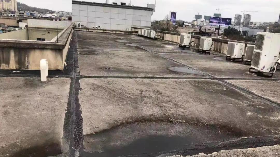 下雨屋顶漏水怎么检测,雨季房屋漏水怎么办视频解说