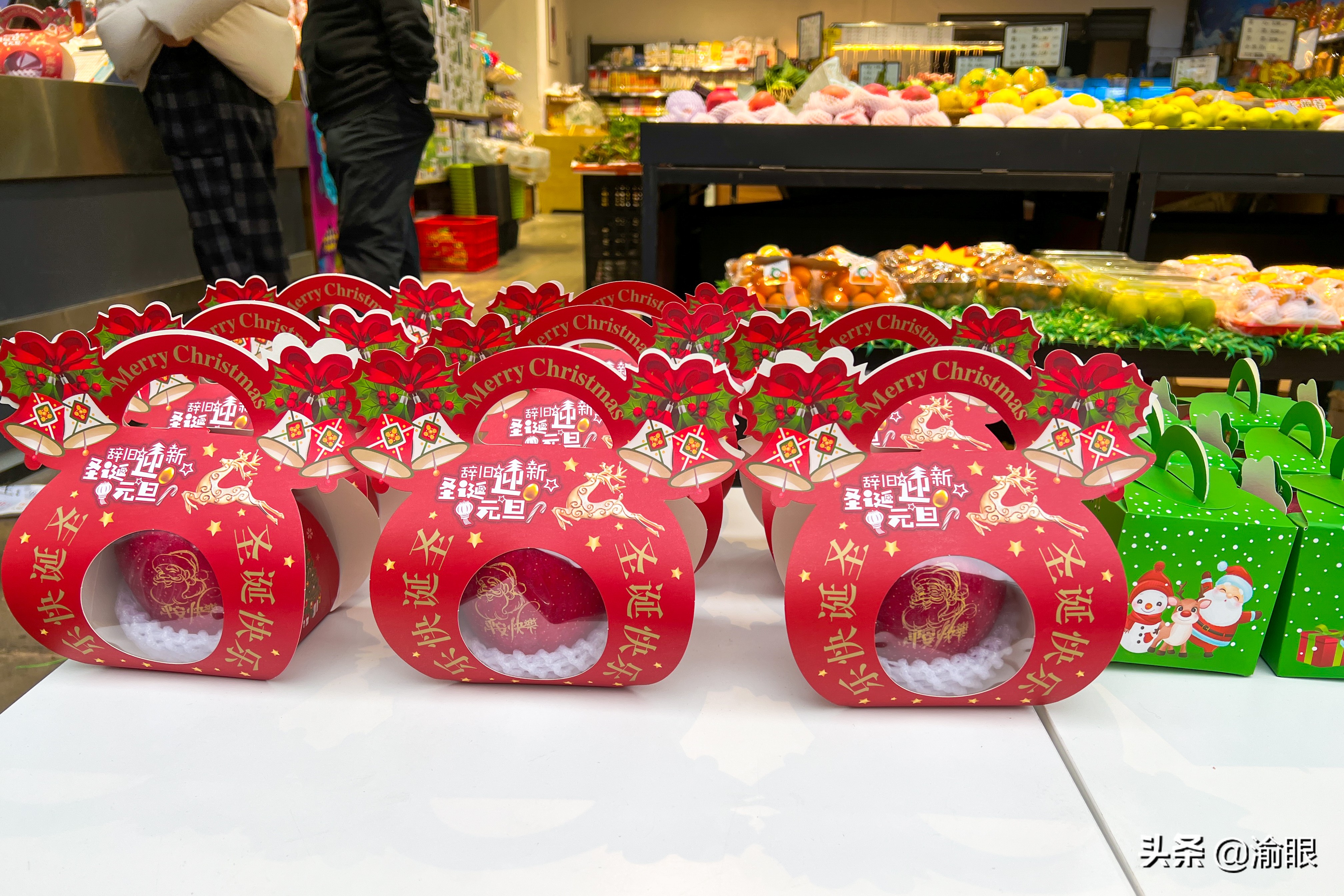 街头卖平安果,街上卖的平安果