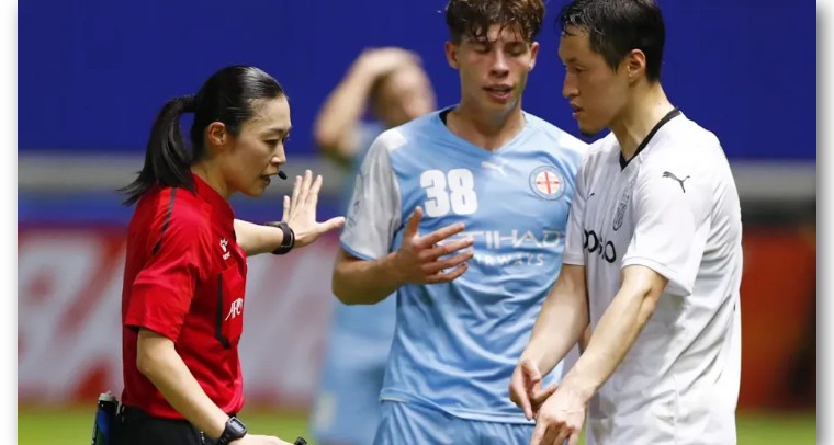 女裁判首次执法,日本女主裁