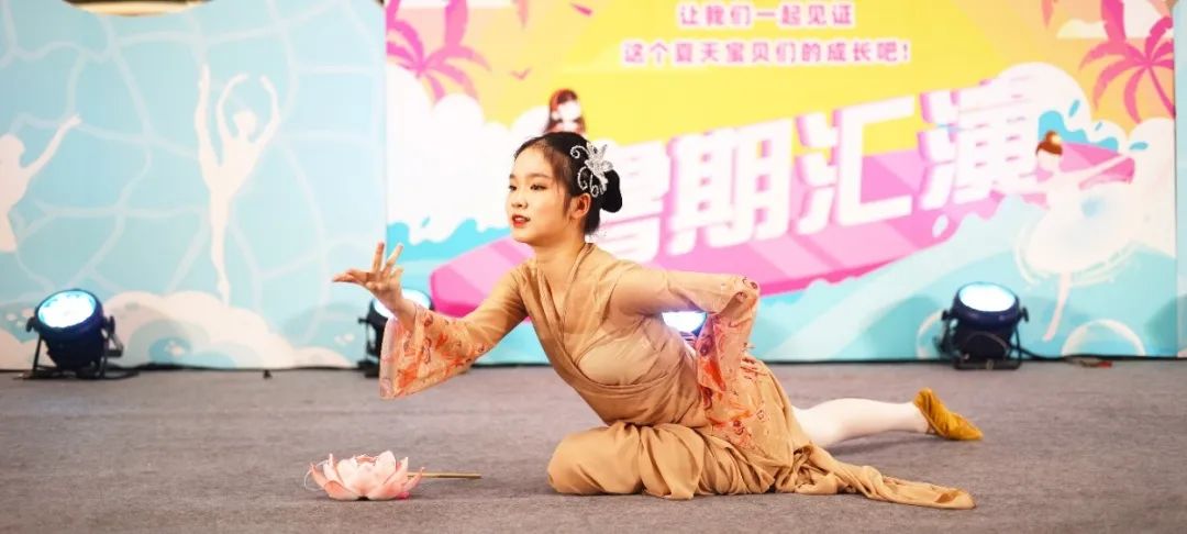 舞蹈表演培训推荐哪家,舞蹈机构还是舞蹈学校