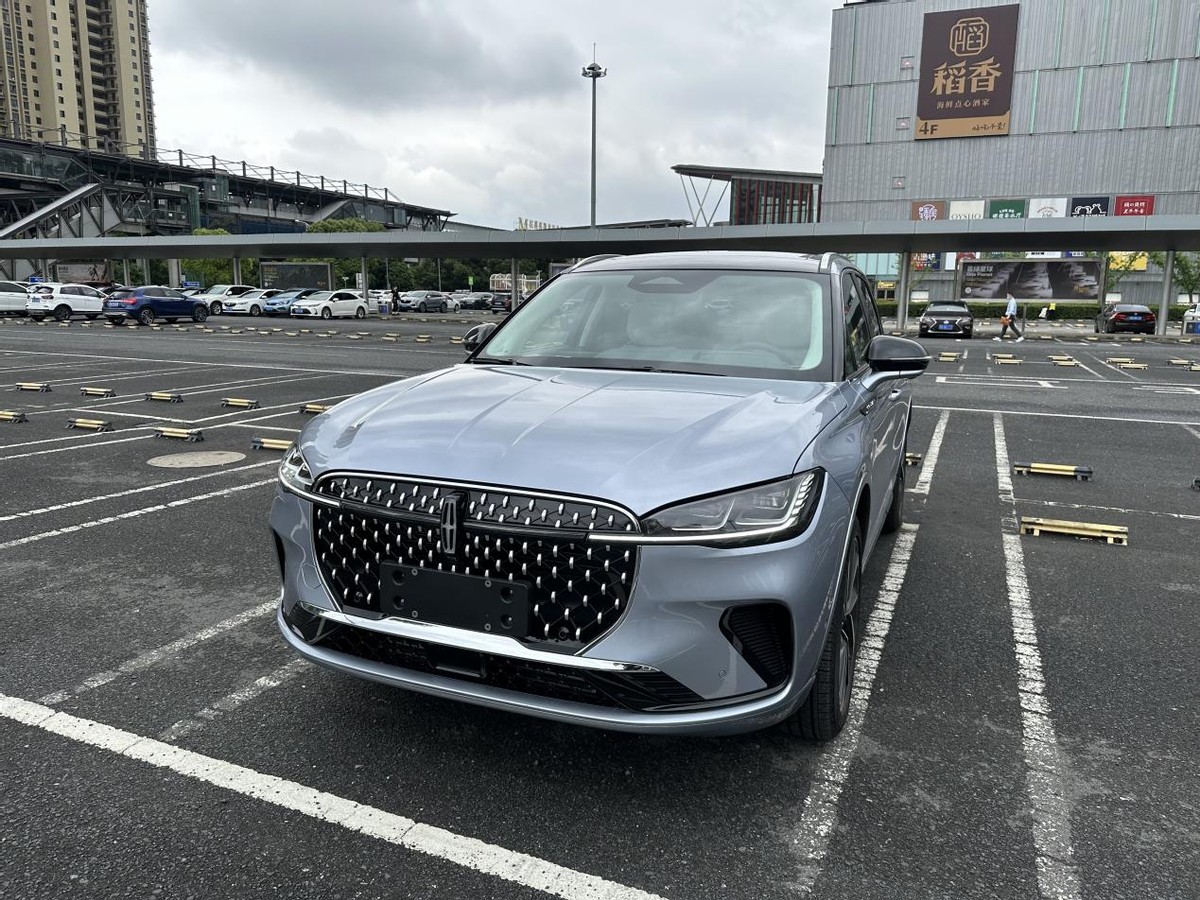 奥迪q3与林肯冒险家与凯迪拉克xt4,林肯航海家和奥迪q3哪个值得买