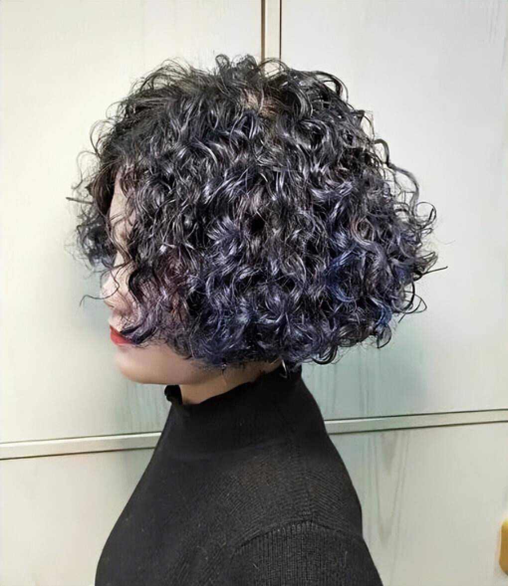 年纪大了为什么头发稀疏了,随着年龄增长头发变稀疏正常吗