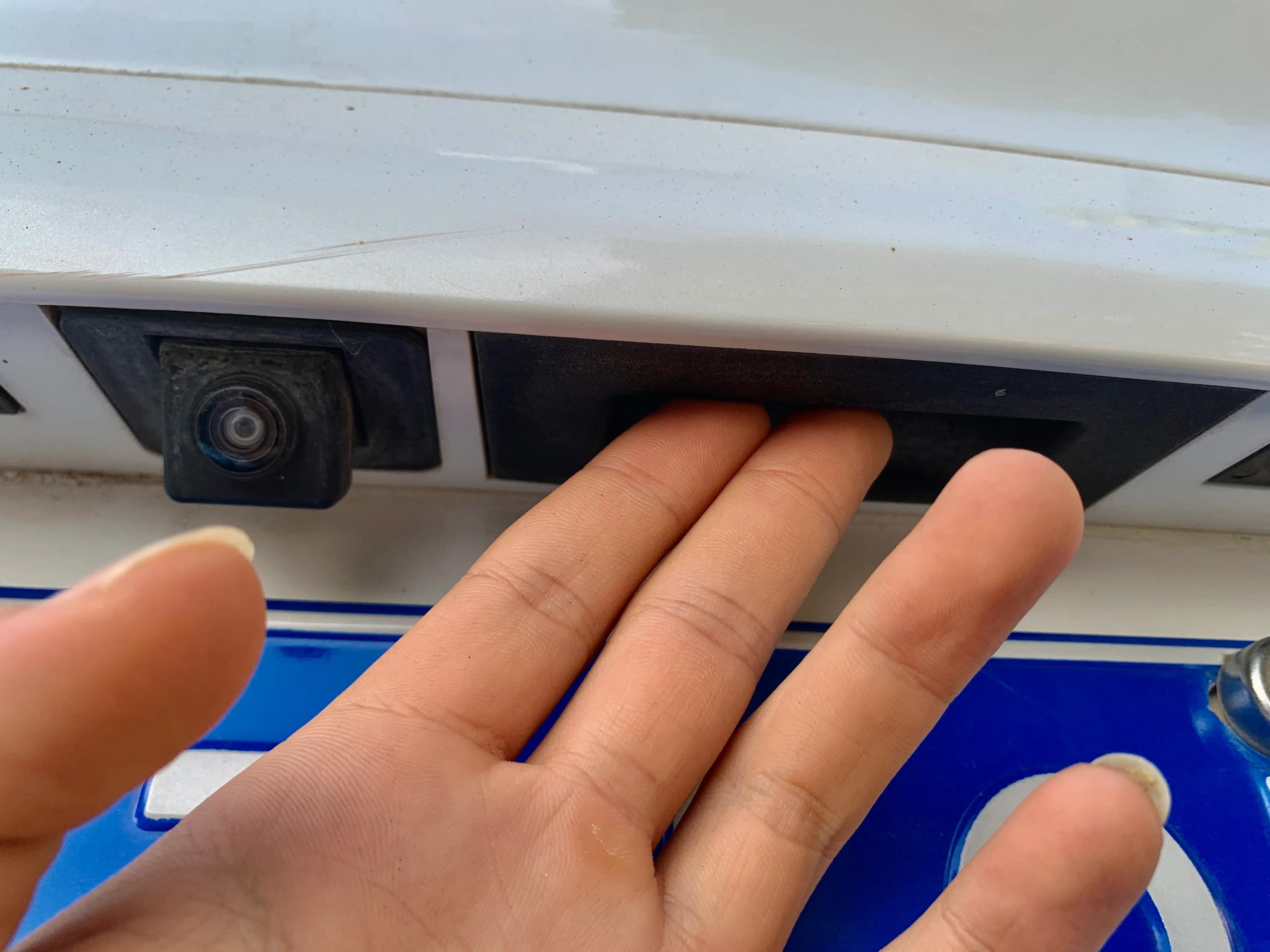 尾门按键打不开钥匙能开,车钥匙遥控怎么关不上电动尾门