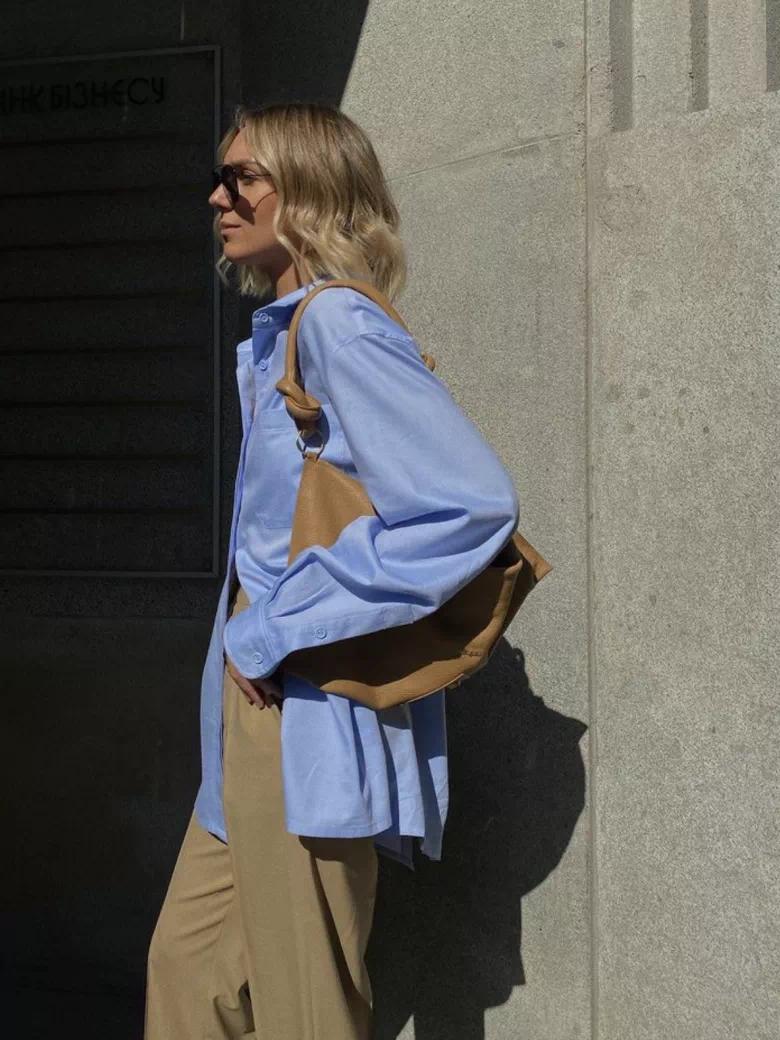 藏蓝色衬衫穿搭什么风格,蓝色衬衫怎样搭配出时尚的感觉