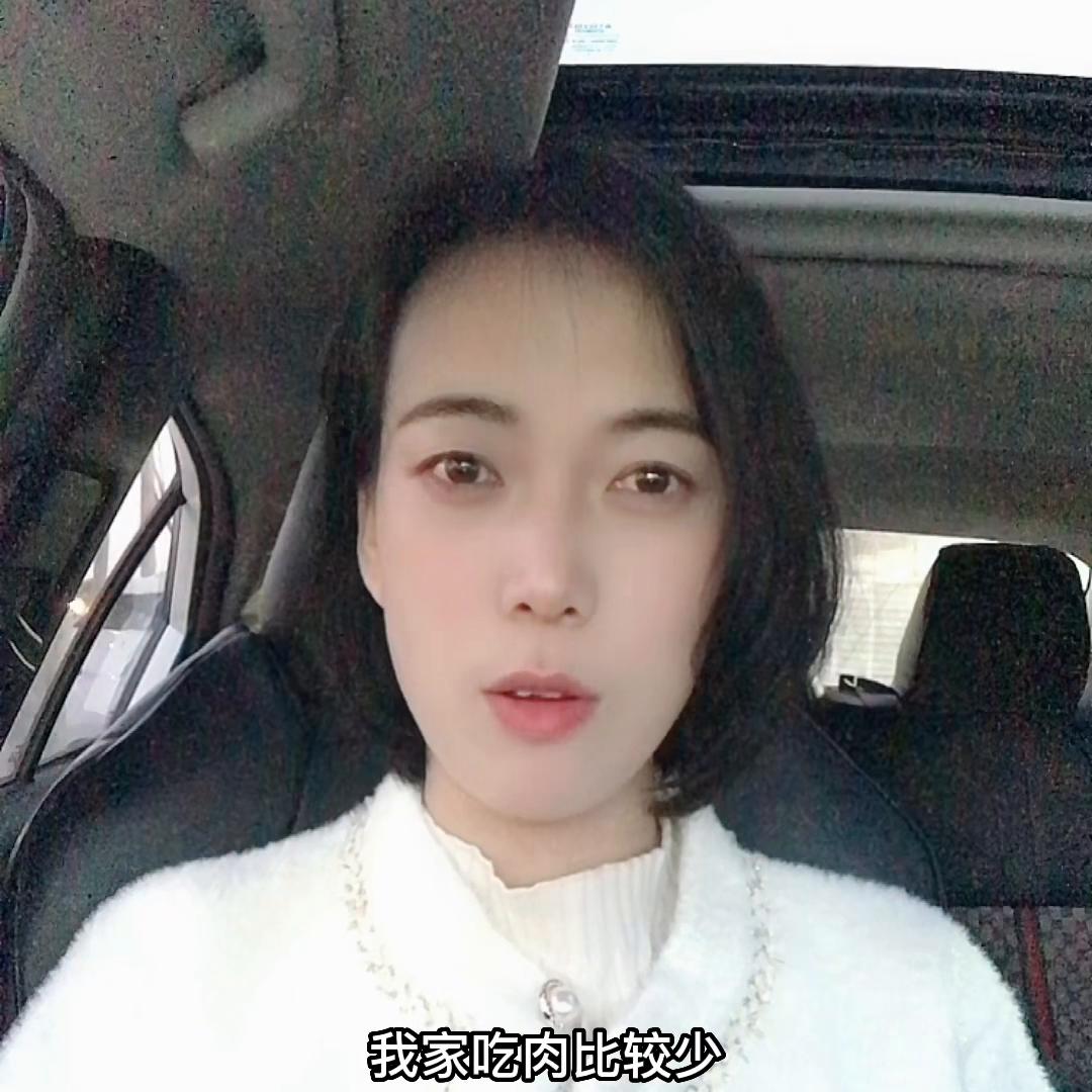 在小县城生活没什么太大的压力,住在城市人的压力有多大