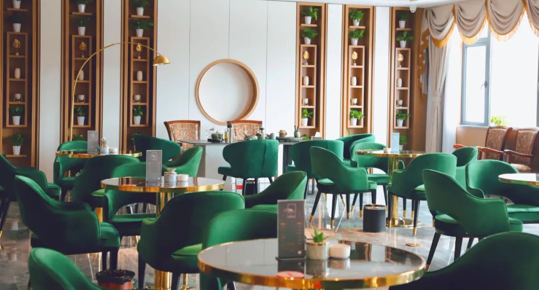 机票价格大跳水错峰出游正当时,错峰出游正当时旅游市场淡季不淡