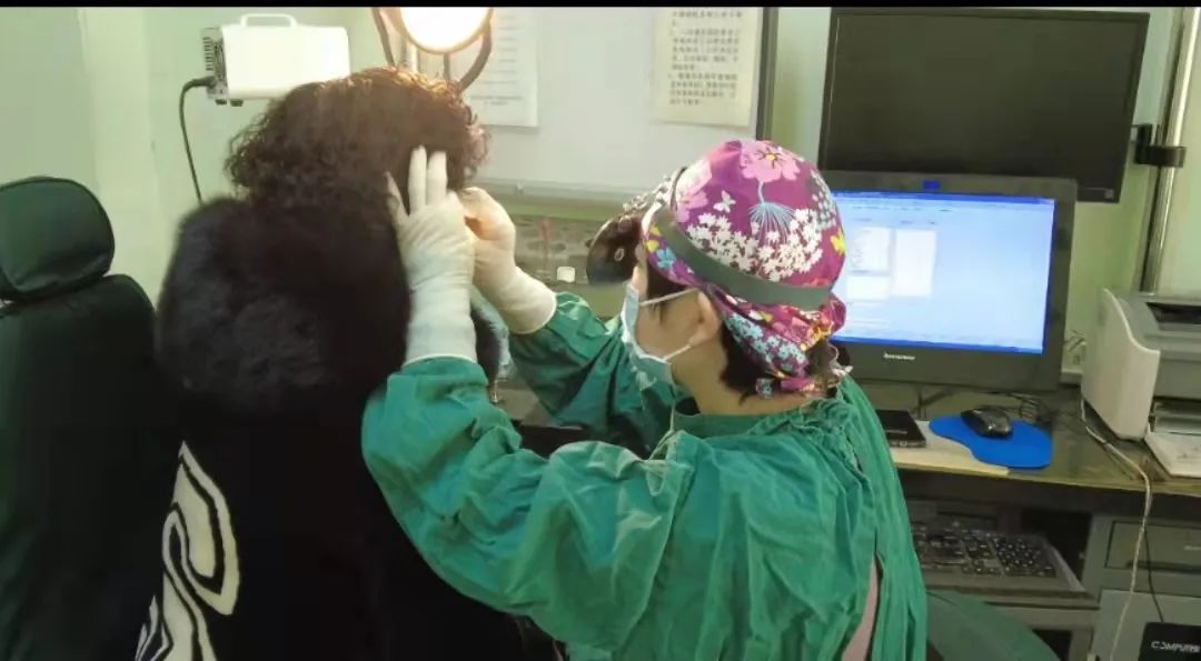 医院开展爱耳日义诊宣传活动,耳科义诊活动