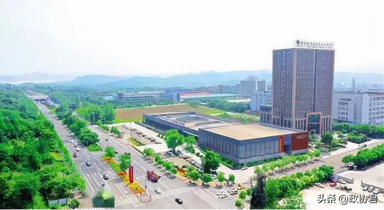 政府经济工作报告解读,政府工作报告传递重要经济新动向