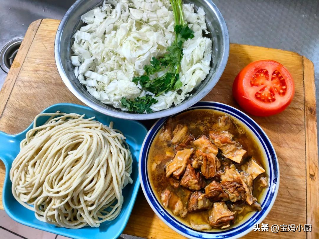 给孩子做牛肉面用什么牛肉,早餐煮牛肉面给孩子吃简单