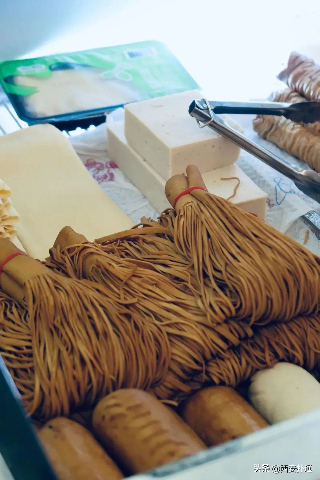 西安曲江哪里有大型批发菜市场,深夜西安十大农贸菜市场