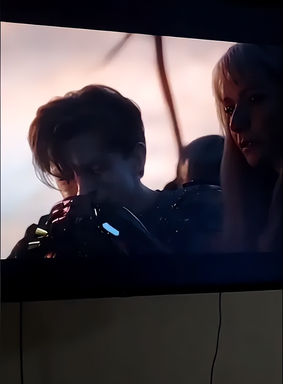 “芭本海默”火遍TikTok，明星网友疯狂整活，连诺兰都不放过？