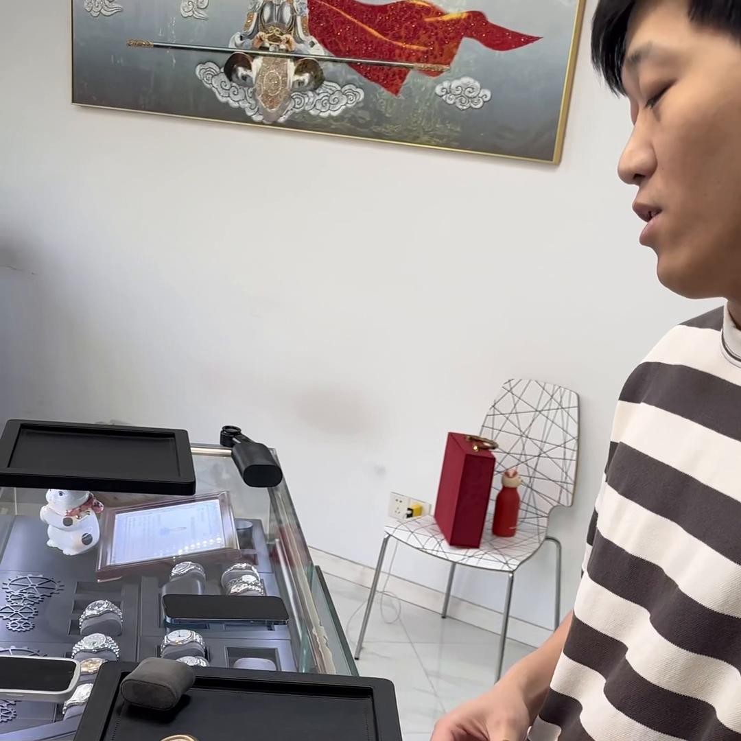 艾特你的闺蜜给你买专辑,艾特你的闺蜜给你买手机