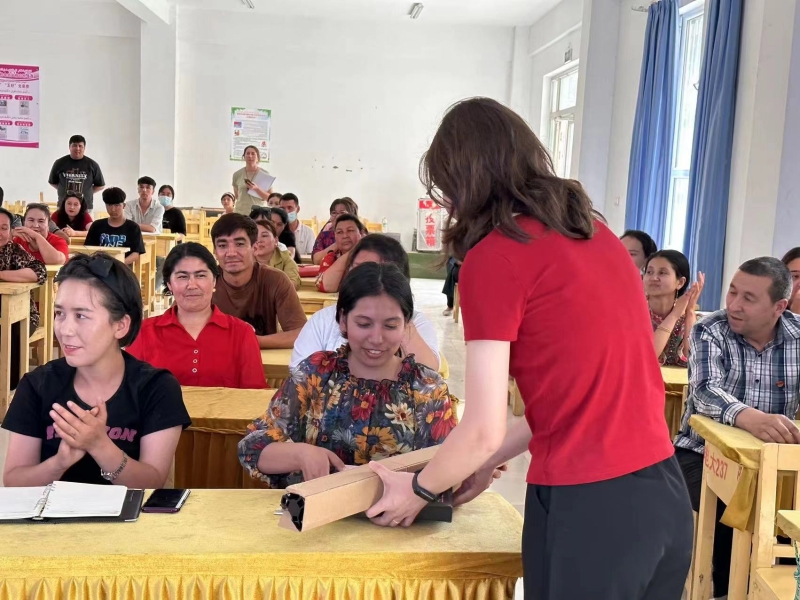 *疆新**和田：开展电商大宣讲大培训活动