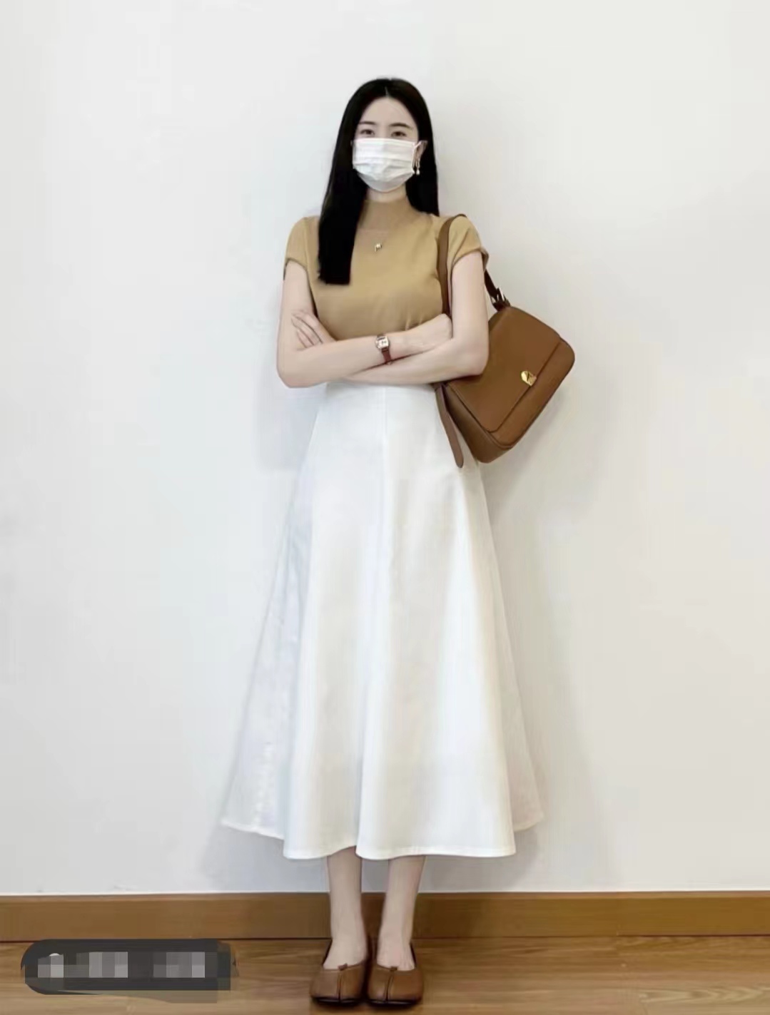 卡其色衣服怎样搭出高级感,早秋卡其色长袖衬衫外套高级穿搭