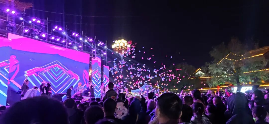 聊城灯光秀什么时候开始,聊城光岳楼今晚灯光秀几点上演