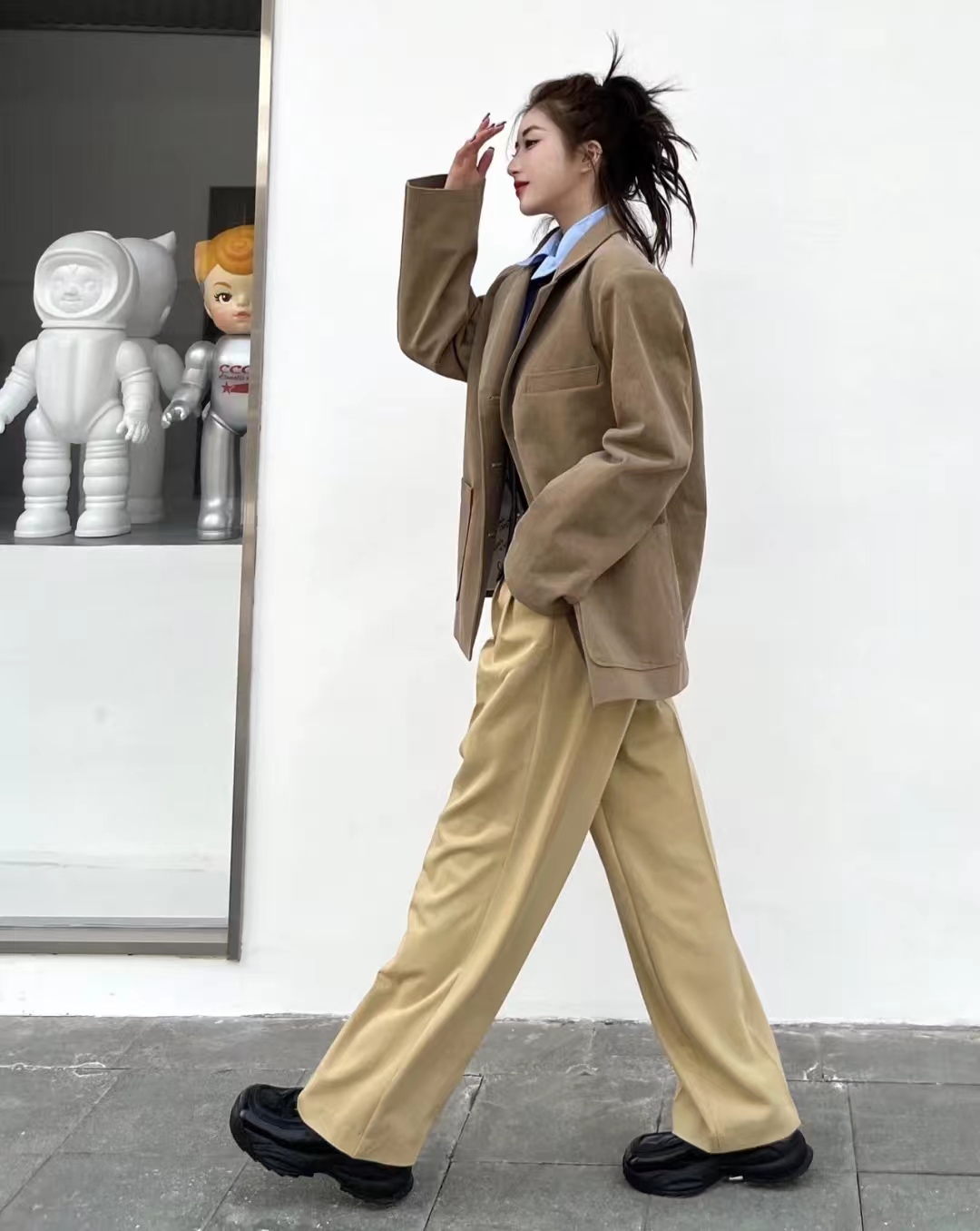 男卡其色上衣配什么颜色下装好看,卡其色里面搭配什么颜色好看