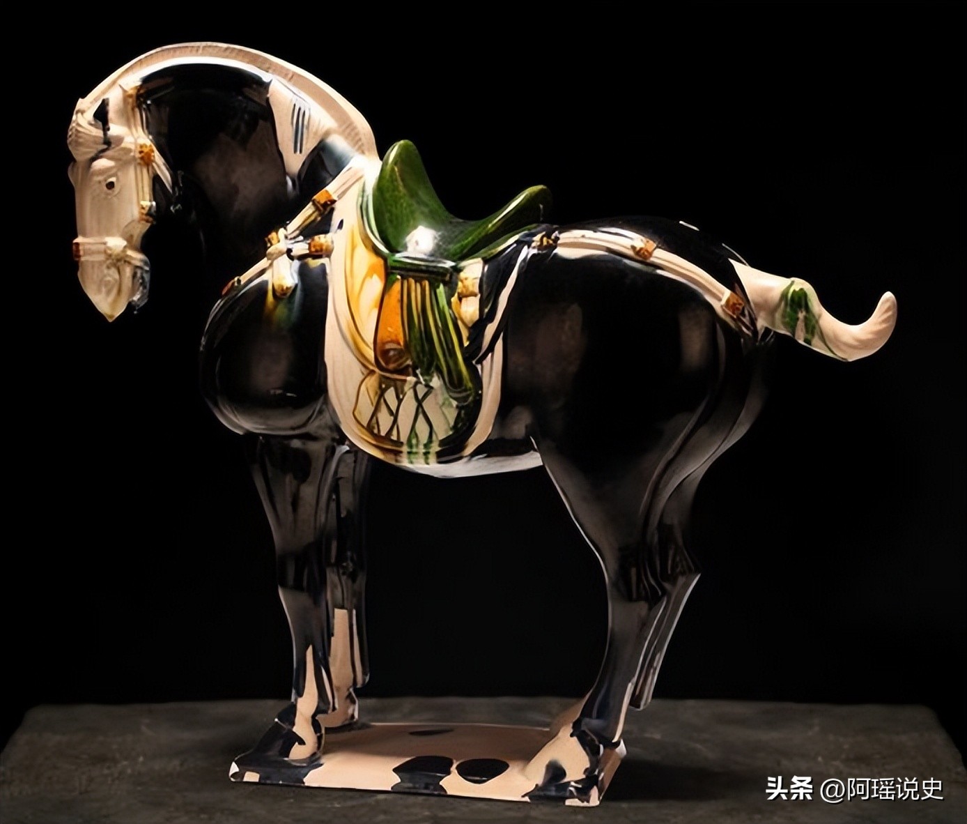 现代陶艺的起源和艺术特色,重复在现代陶艺中的运用