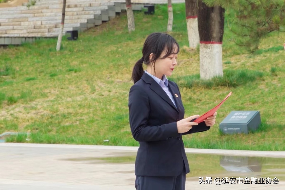 用青春书写新时代的奋斗华章,用青春书写新时代的荣光心得