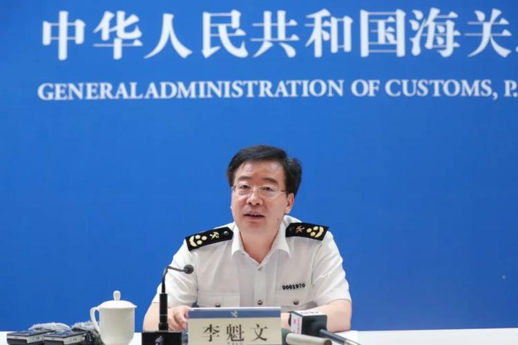 我国公布1-10月芯片进口数据,中国海关总署公布数据