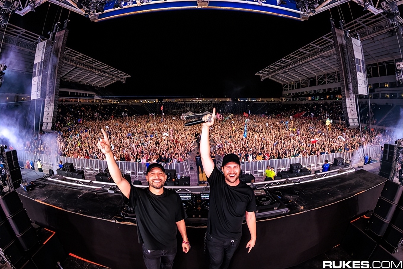 DJ打碟工资,酒吧dj打碟工资高不高