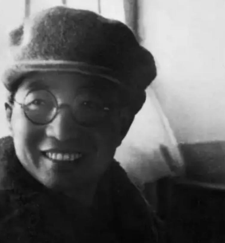 陈赓曾比粟裕官高3级，后见面却成下级，一句掏心窝话令诸将佩服