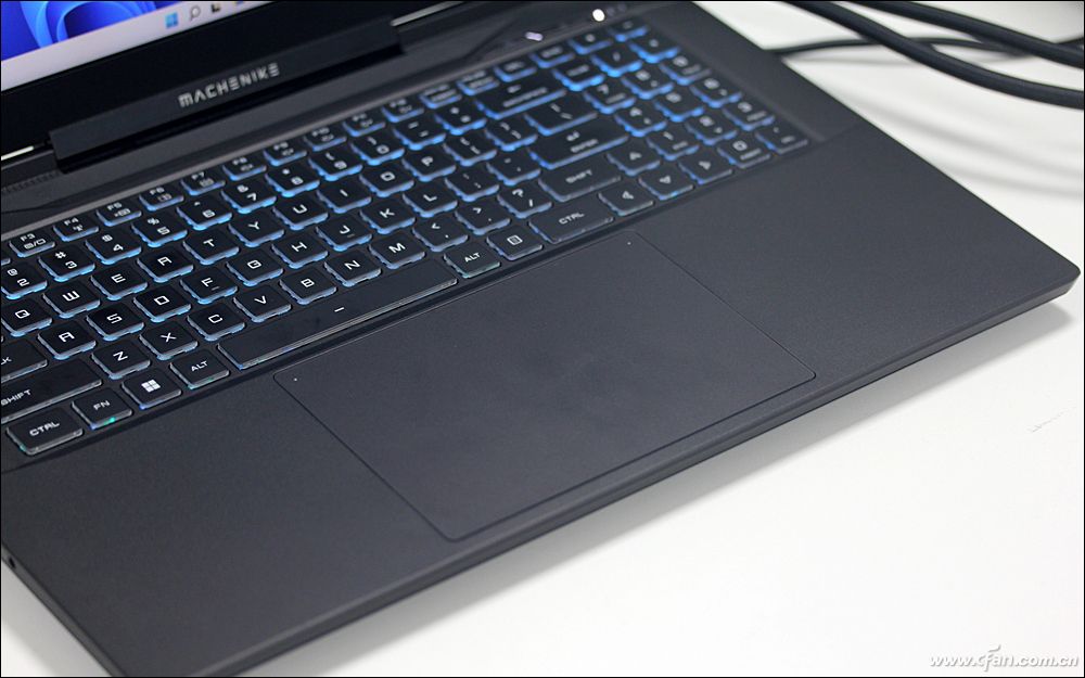 机械师f117b笔记本游戏测试,机械师星辰17t水冷游戏本