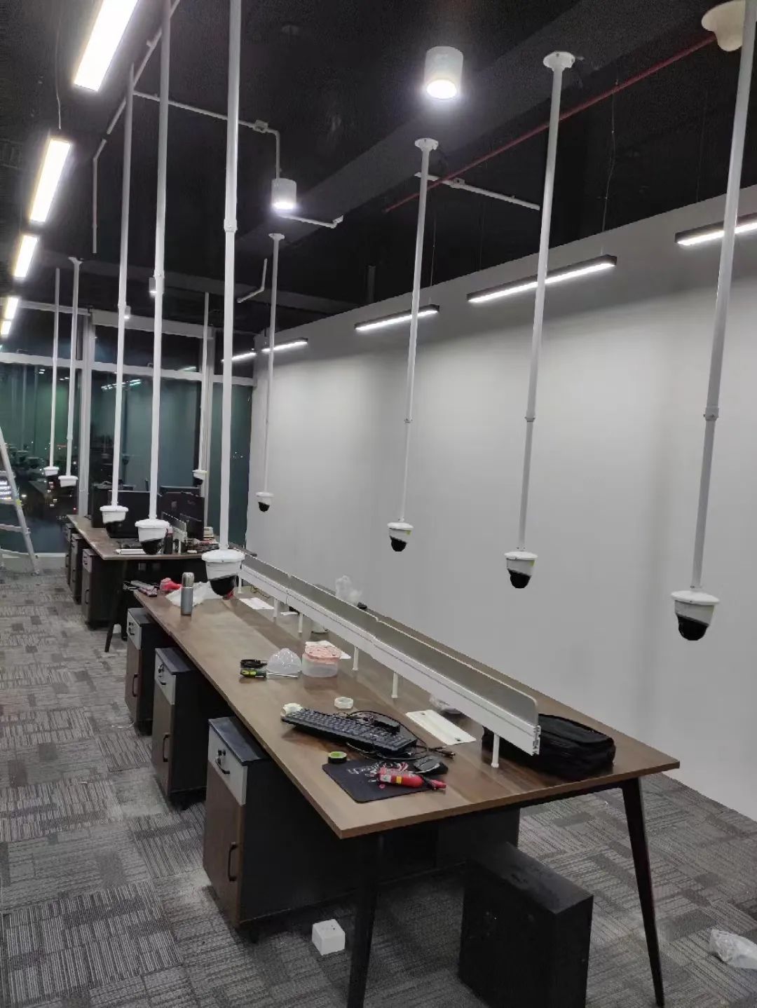 “图书馆最窒息的一幕”冲上热搜，暴露当下年轻人面临的残酷困境