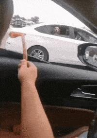 屏幕上出现五条白线什么意思,当屏幕出现五条虚线的时候