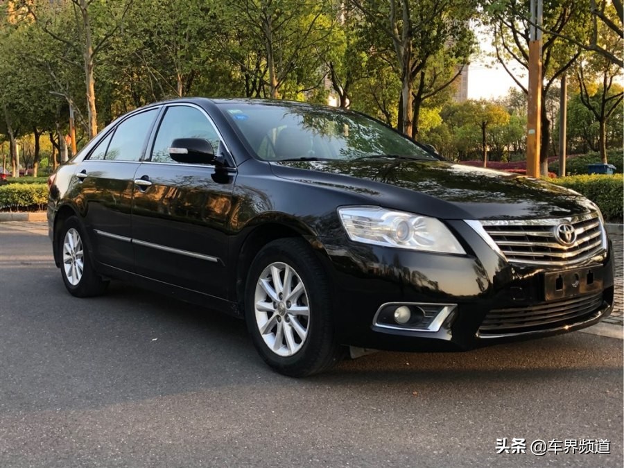 同样10年车龄，别克君威只要4万左右，凯美瑞要7万多