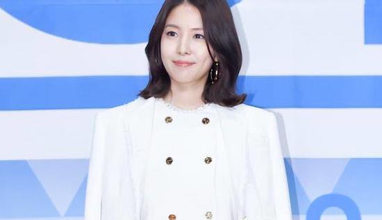 韩星宝儿直播遭男子播放不雅视频,宝儿直播回放发脾气